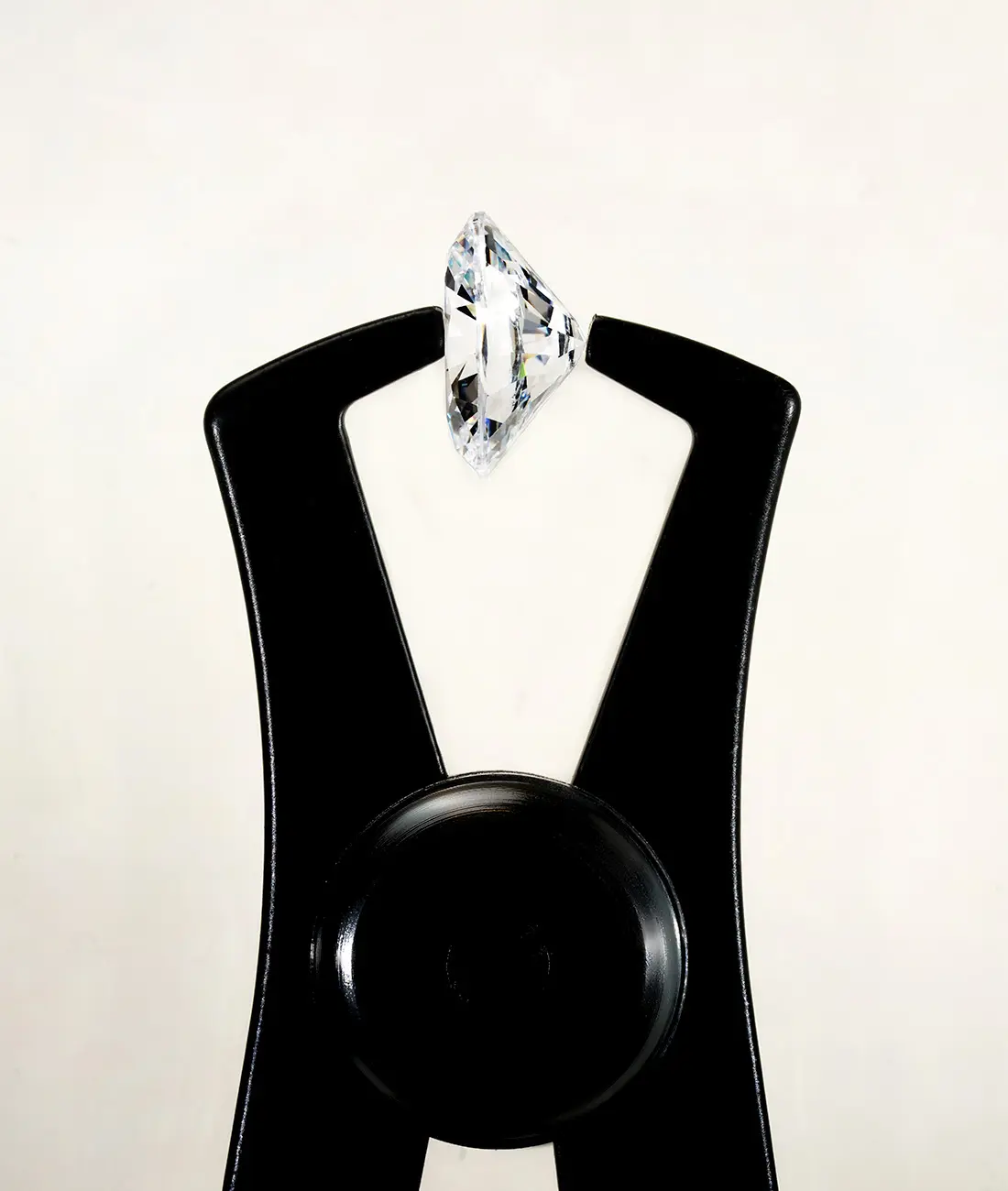 Diamant Rouge Gemologist